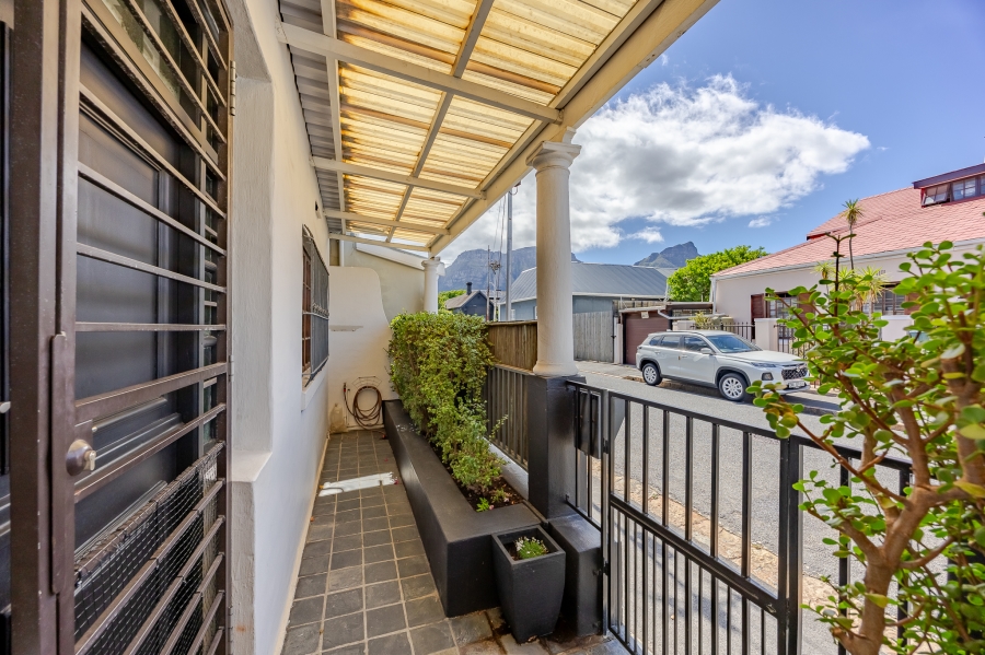 2 Bedroom Property for Sale in Harfield Village Western Cape